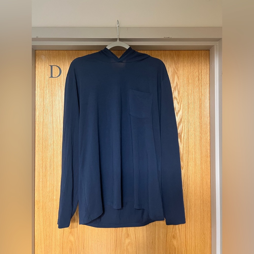 Vineyard Vines Thin Pocket Hoodie Size M